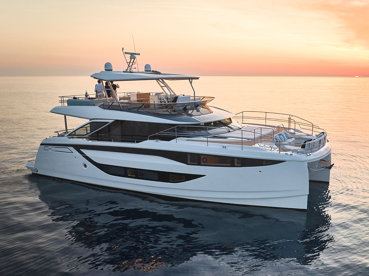 Prestige M8 Yacht